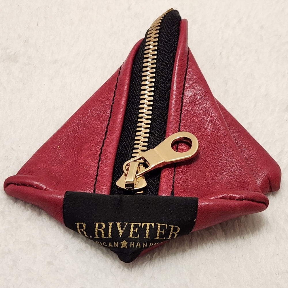 ❣️ R. Riveter Red Leather Pyramid Coin Purse with Zip Closure American Handmade